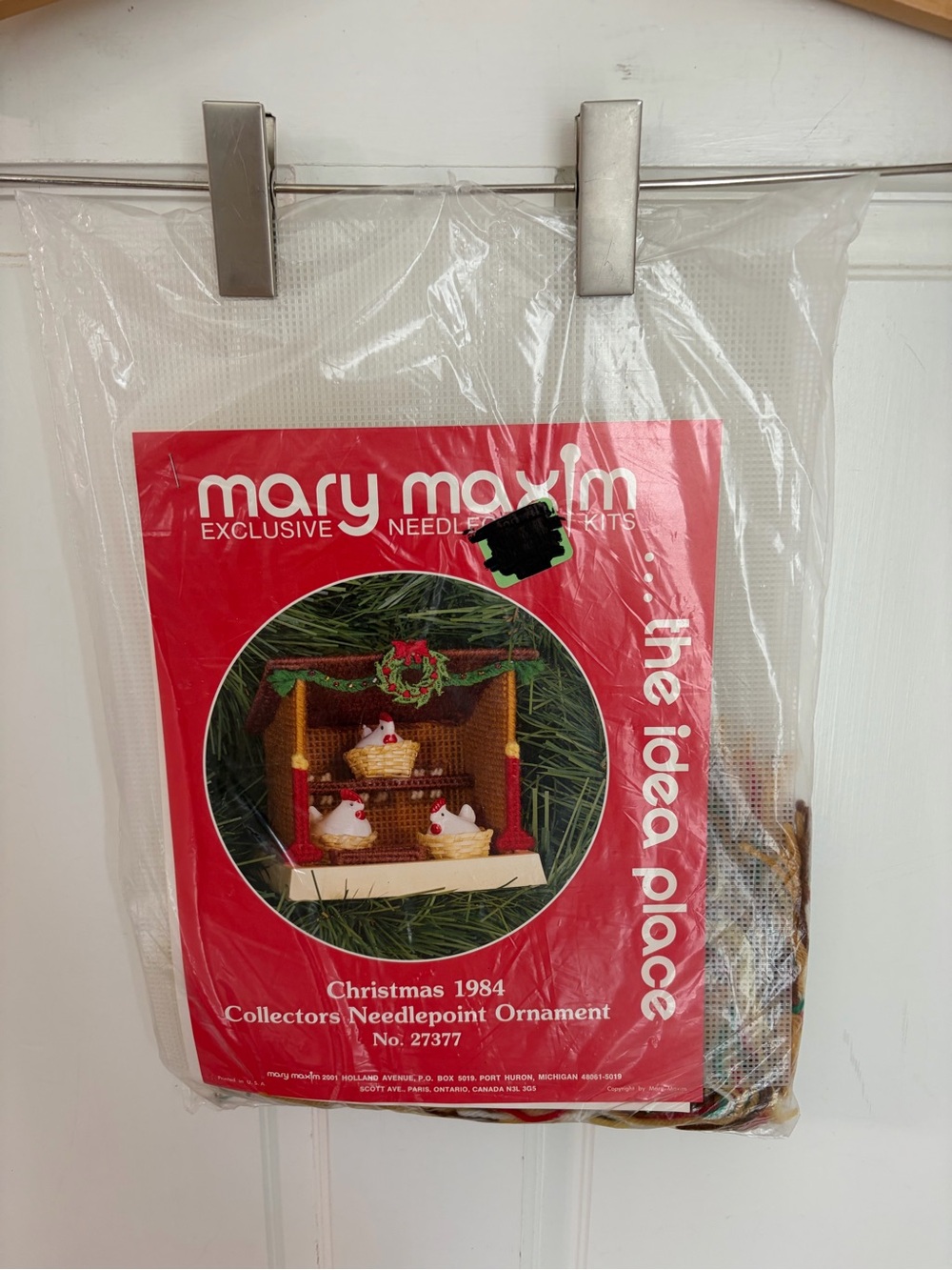 NWT Mary Maxim Christmas Plastic Canvas Needlepoint Kit-Chicken Hen Coop